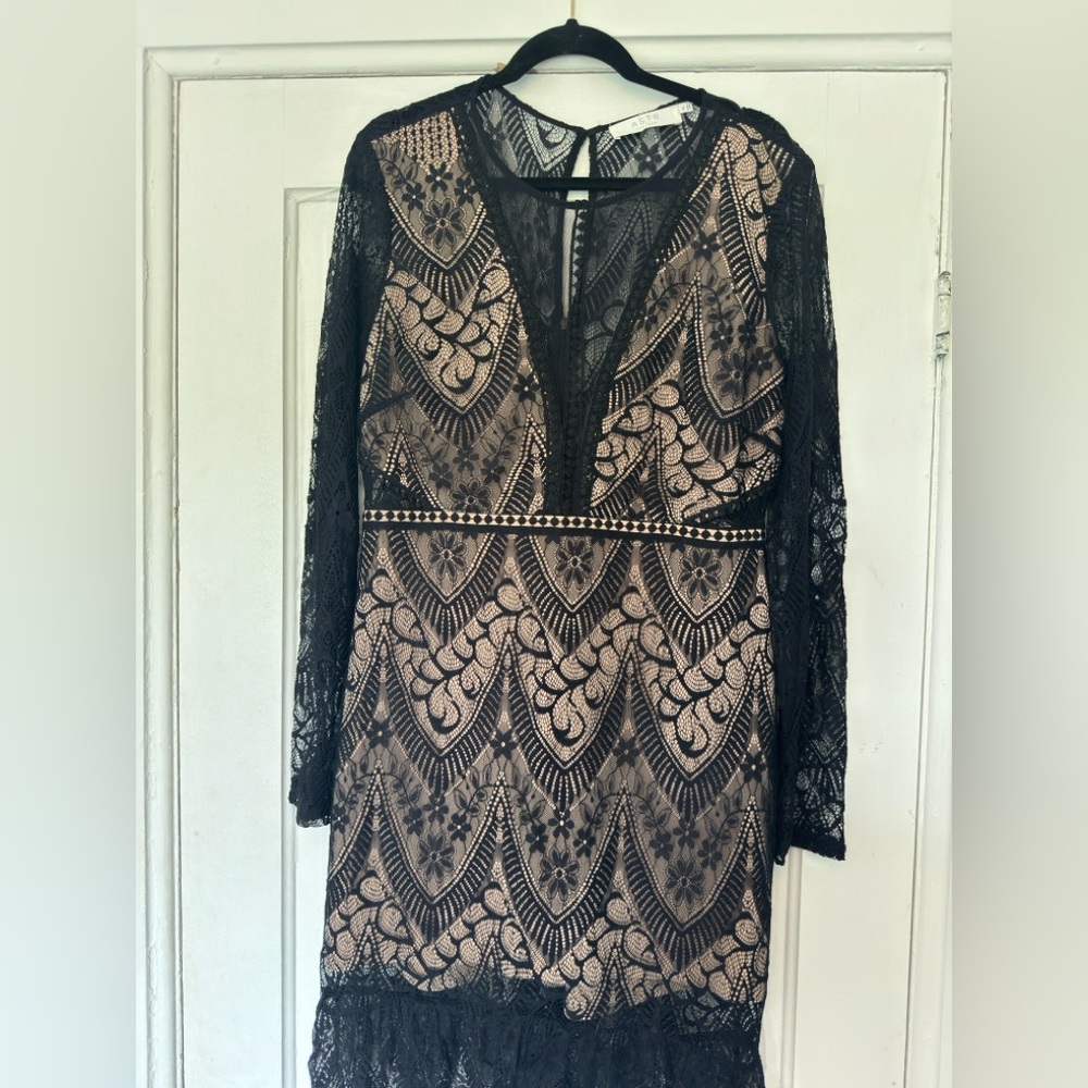 ASTR the Label Chelsi Black and Nude Lace Long Sleeve Bodycon Dress